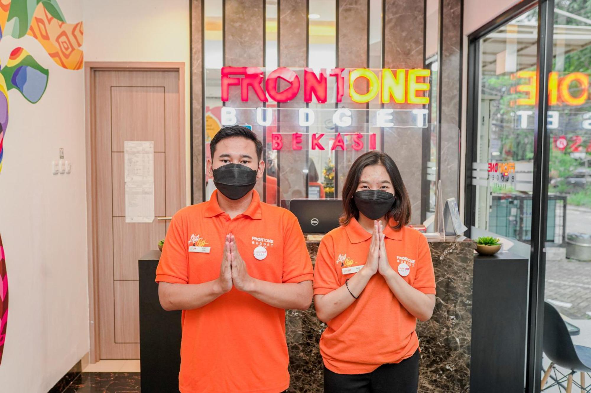 Front One Budget Bekasi Rawapanjang Bagian luar foto